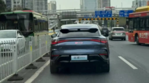 会比宋l便宜吗?比亚迪海狮07 ev街头路试,搭载高阶智驾