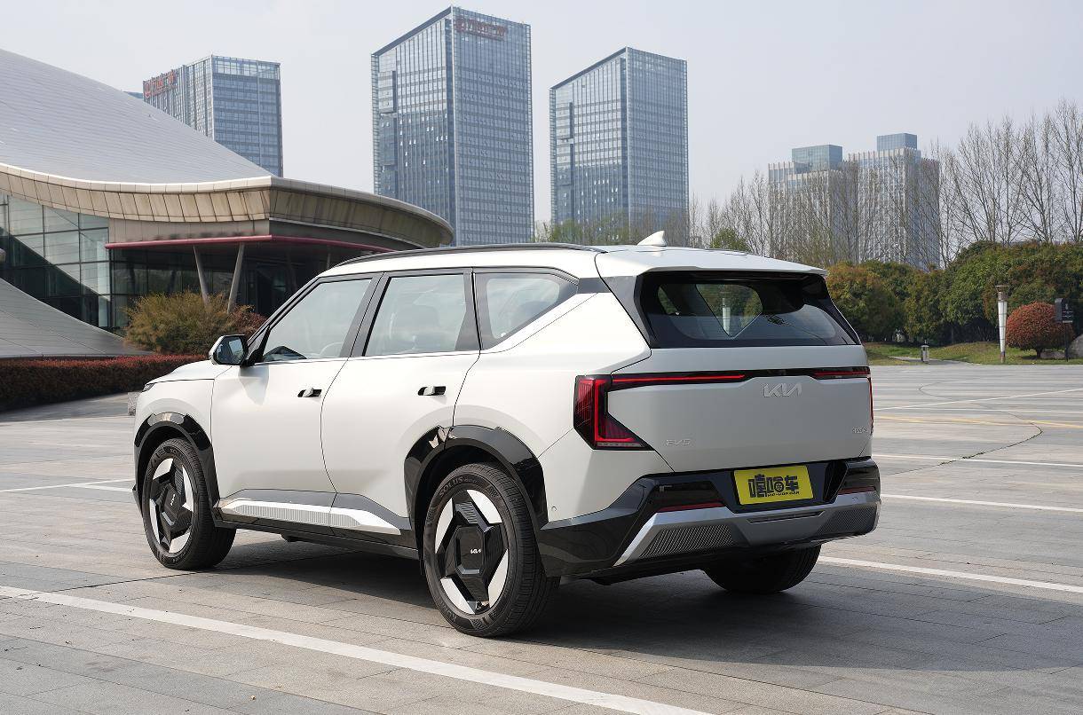 起亚ev5带你感受春天的浪漫,整车“舒适 ”体验感出彩