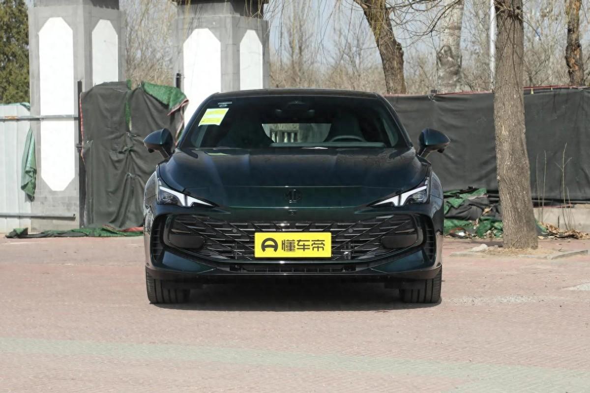 15万买中型车,mg7、本田雅阁、福特蒙迪欧3车横评,谁更值得选?