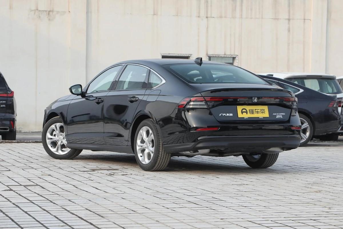 15万买中型车,mg7、本田雅阁、福特蒙迪欧3车横评,谁更值得选?