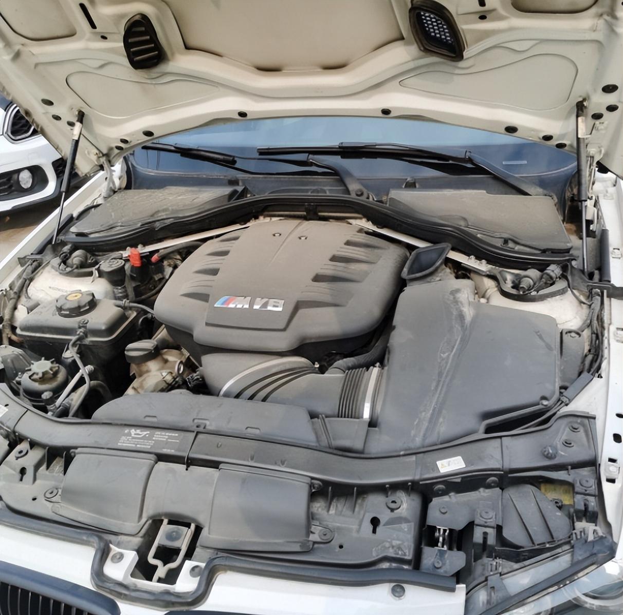 代号e90,车商7万收辆v8大自吸宝马m3,大家猜猜转手能赚多少钱?