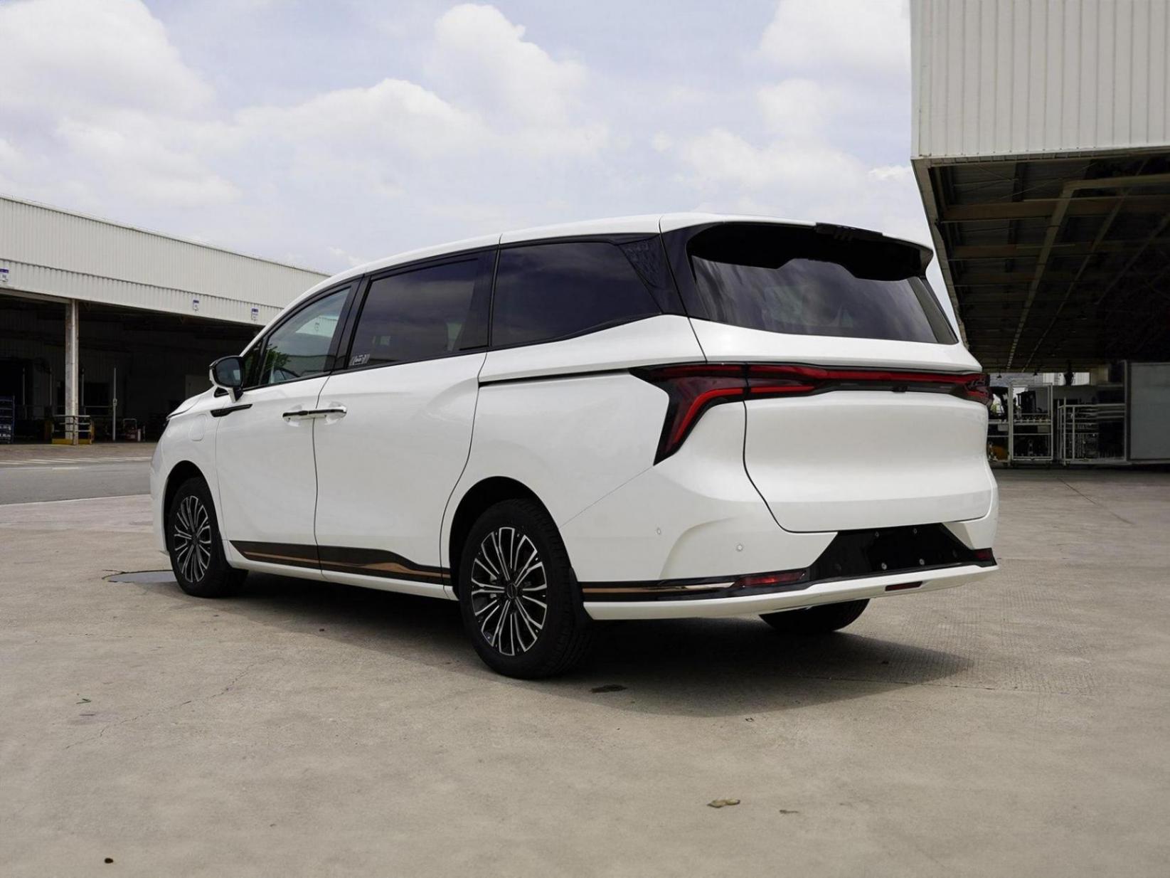 价格相对亲民,风行星海v9开启预售17.99万元起