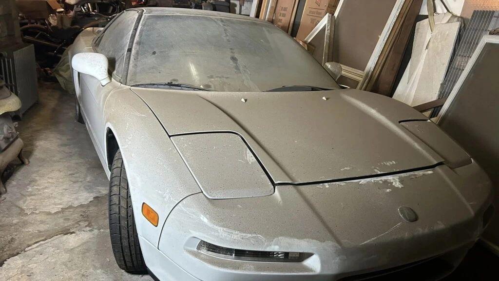 心里有阴影不敢开了?1992年的讴歌nsx 在车库里被遗忘了30年