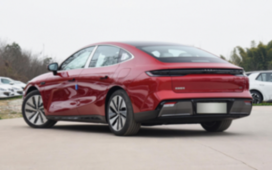 银河e8定位中大型车,起售价16.58万元,值得选择吗