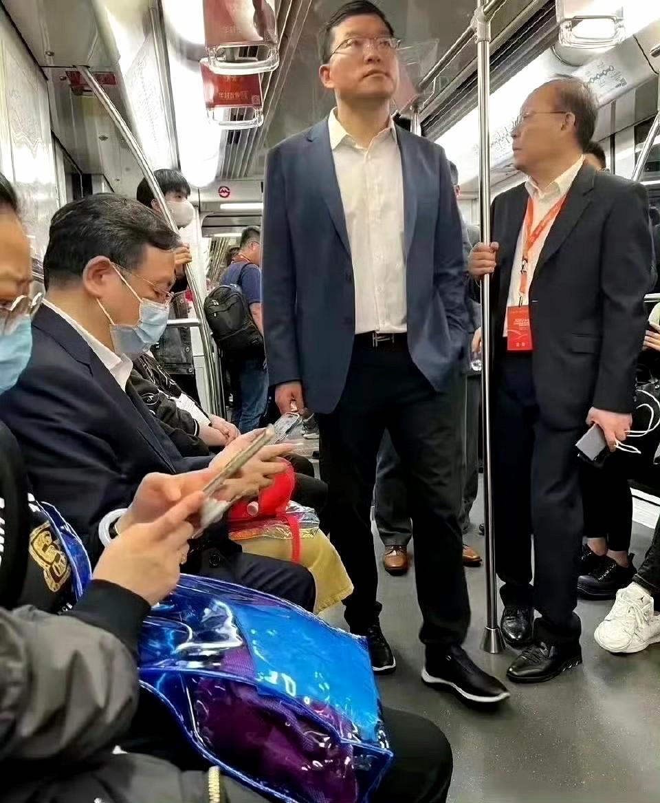 野心藏不住了!比亚迪王传福走访县乡市场,销售网络或将大肆扩张