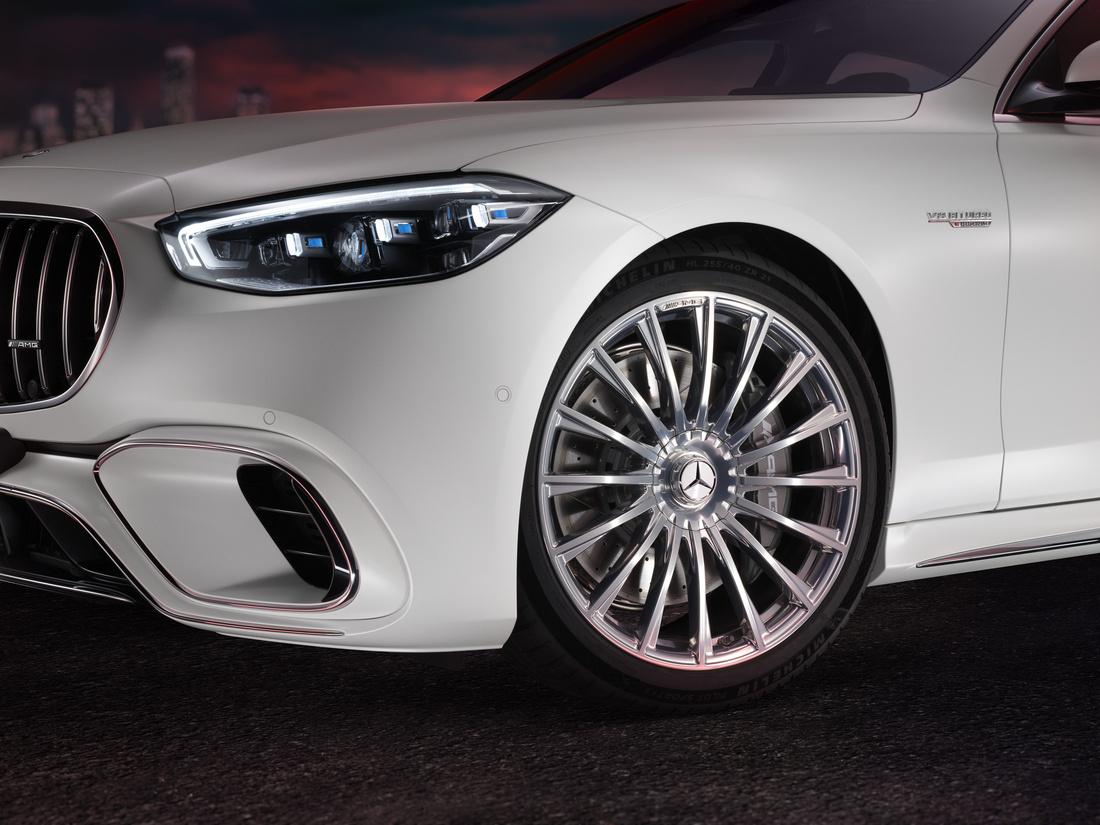 最大功率超800马力,全新奔驰amg s 63 l e performance上市263.8万起