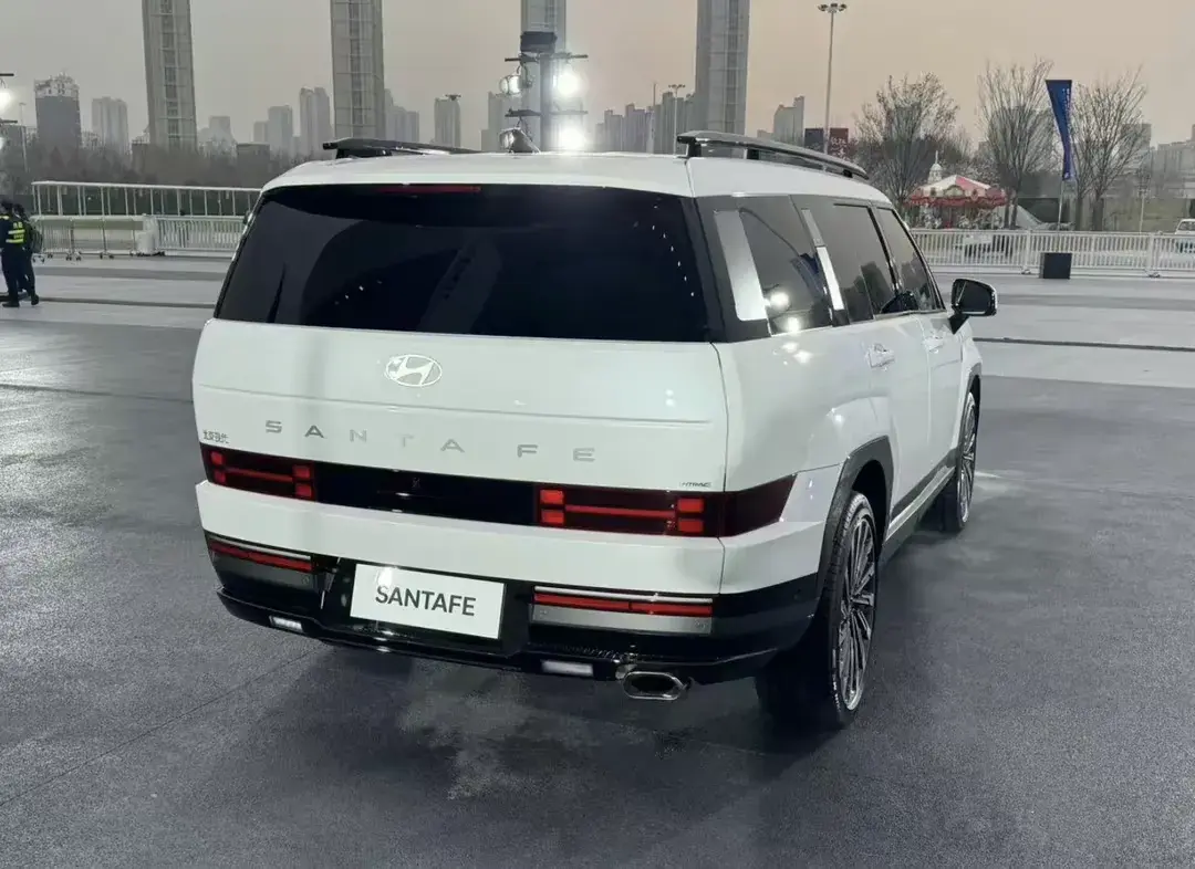 力压群雄!2024款现代胜达下月正式上市!