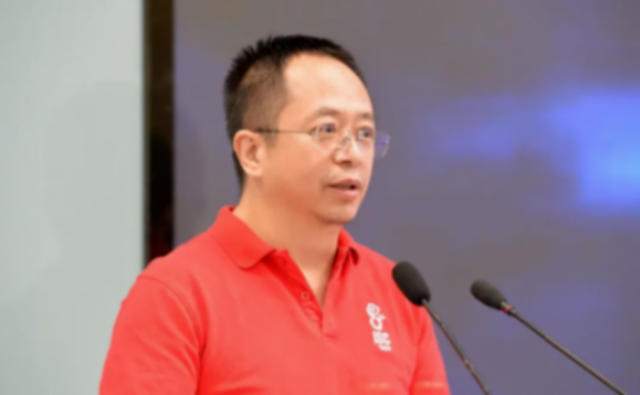 对不起!288.8万的奔驰迈巴赫,不差你一个周鸿祎!