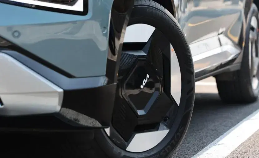 同级唯一纯电续航700km ,起亚ev5吹响合资反攻号