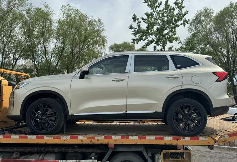 “神车”回归!新一代哈弗h6现身,颜值更高,1.5t/2.0t动力任选