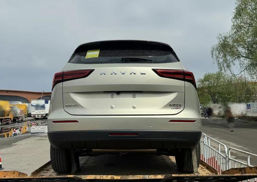 “神车”回归!新一代哈弗h6现身,颜值更高,1.5t/2.0t动力任选