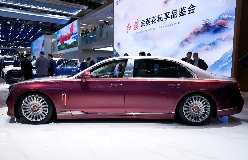 2024北京车展丨红旗国雅登场,升降立标终于加上了!