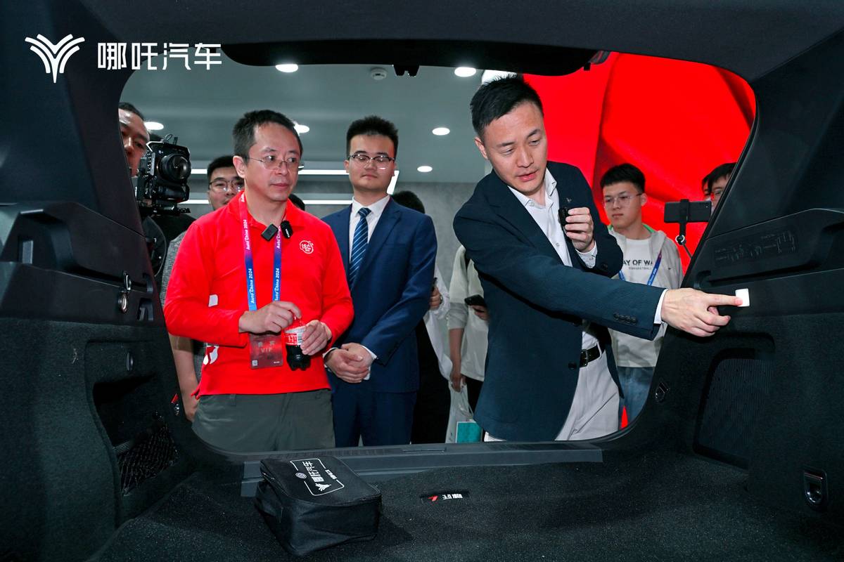 哪吒l怎么能卖这么好?了解以后才知道,这车真不错
