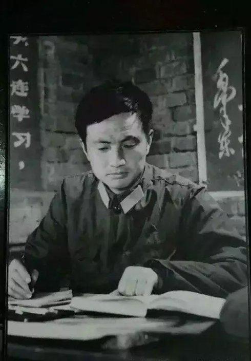 同是任正非的基因,把孟晚舟跟姚安娜一对比,差距这就出来了