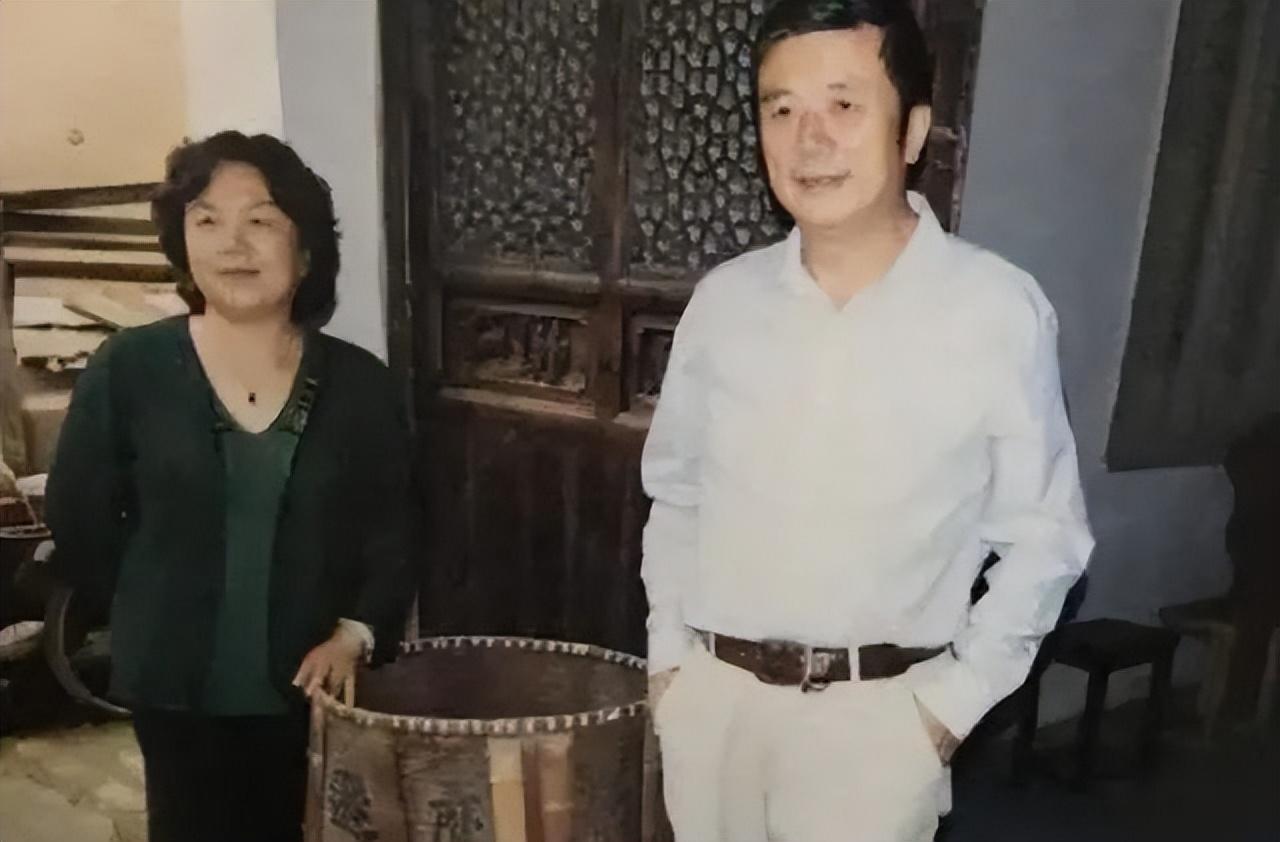 同是任正非的基因,把孟晚舟跟姚安娜一对比,差距这就出来了