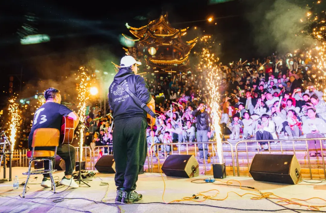 来徽州 上春山 | 越夜越精彩!这个五一,黄山夜游有点火 | 春游江淮