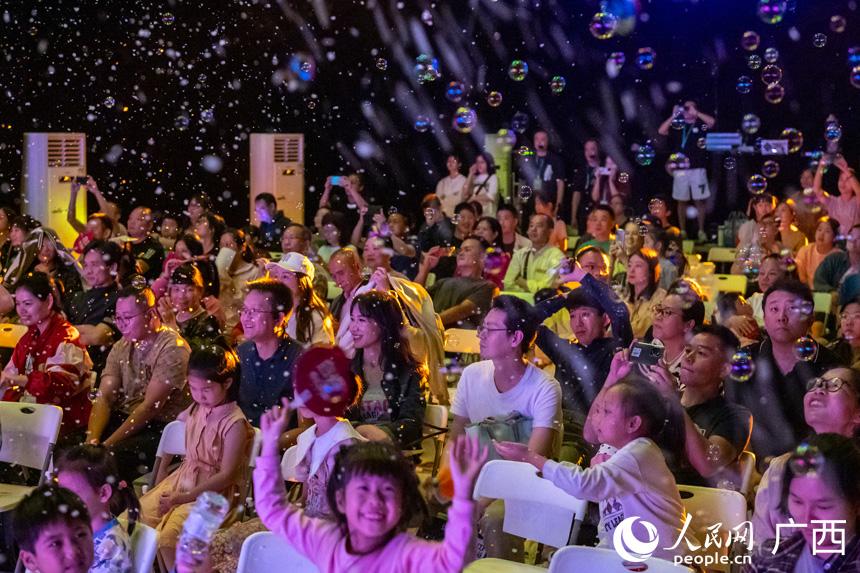 ai赋能 人民网\"白泽的奇幻旅程\"带你玩转科普教学
