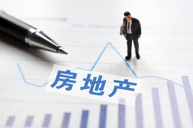 散户现在纠结:明天是否去追“房产”!亏损根源就是:到处薅羊毛