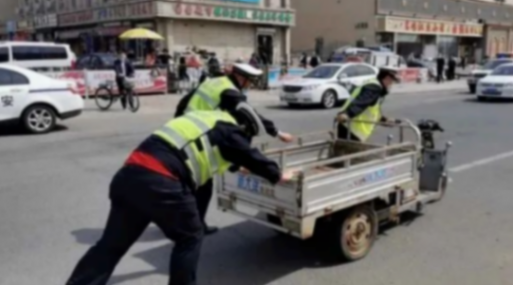 三轮车上路,c1驾照被扣9分?这些情况要注意,否则罚款、扣分
