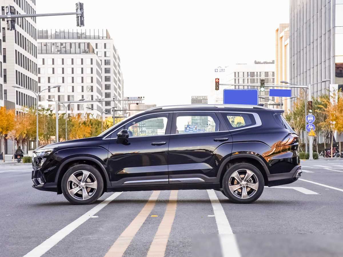 进阶硬核中型suv,全系配2.0t动力,配置有提升,解读吉利