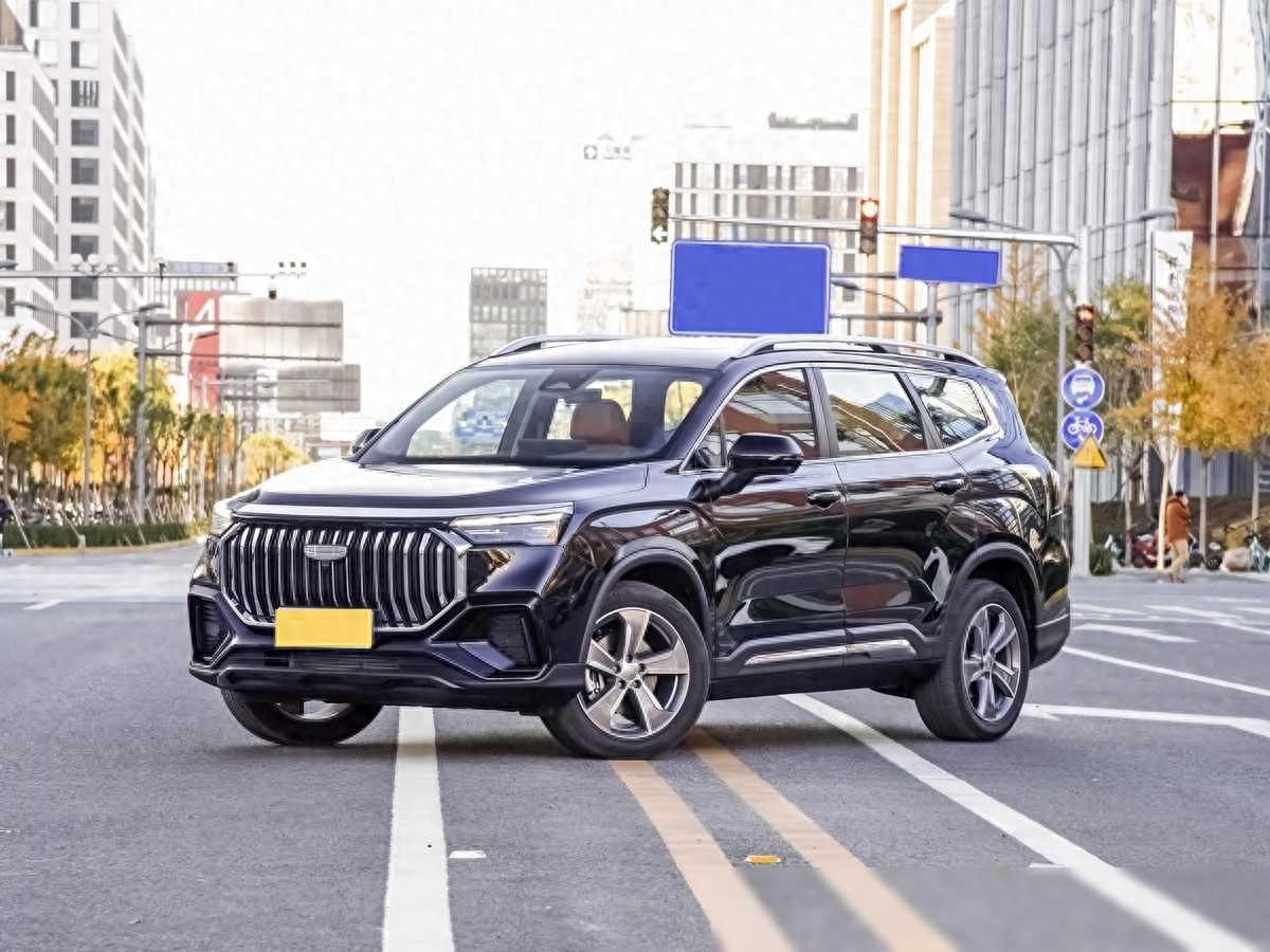 进阶硬核中型suv,全系配2.0t动力,配置有提升,解读吉利